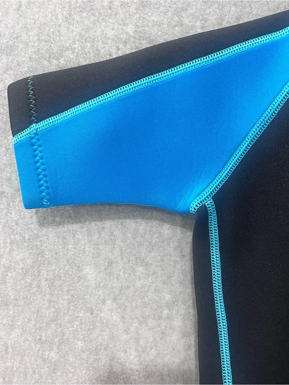 SeaSkin Shorty Front Zip Wetsuit Kids Size 4 Youth Diving Snorkeling Surfing 518